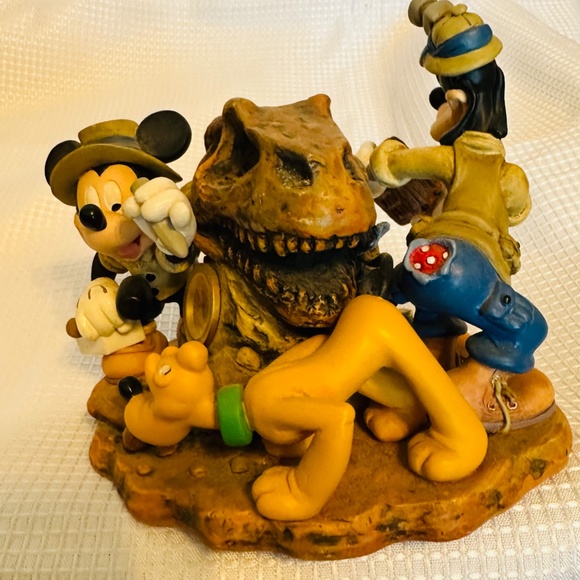 Animal Kingdom  Big Dig in the Boneyard Collectible - - Picture 2 of 4